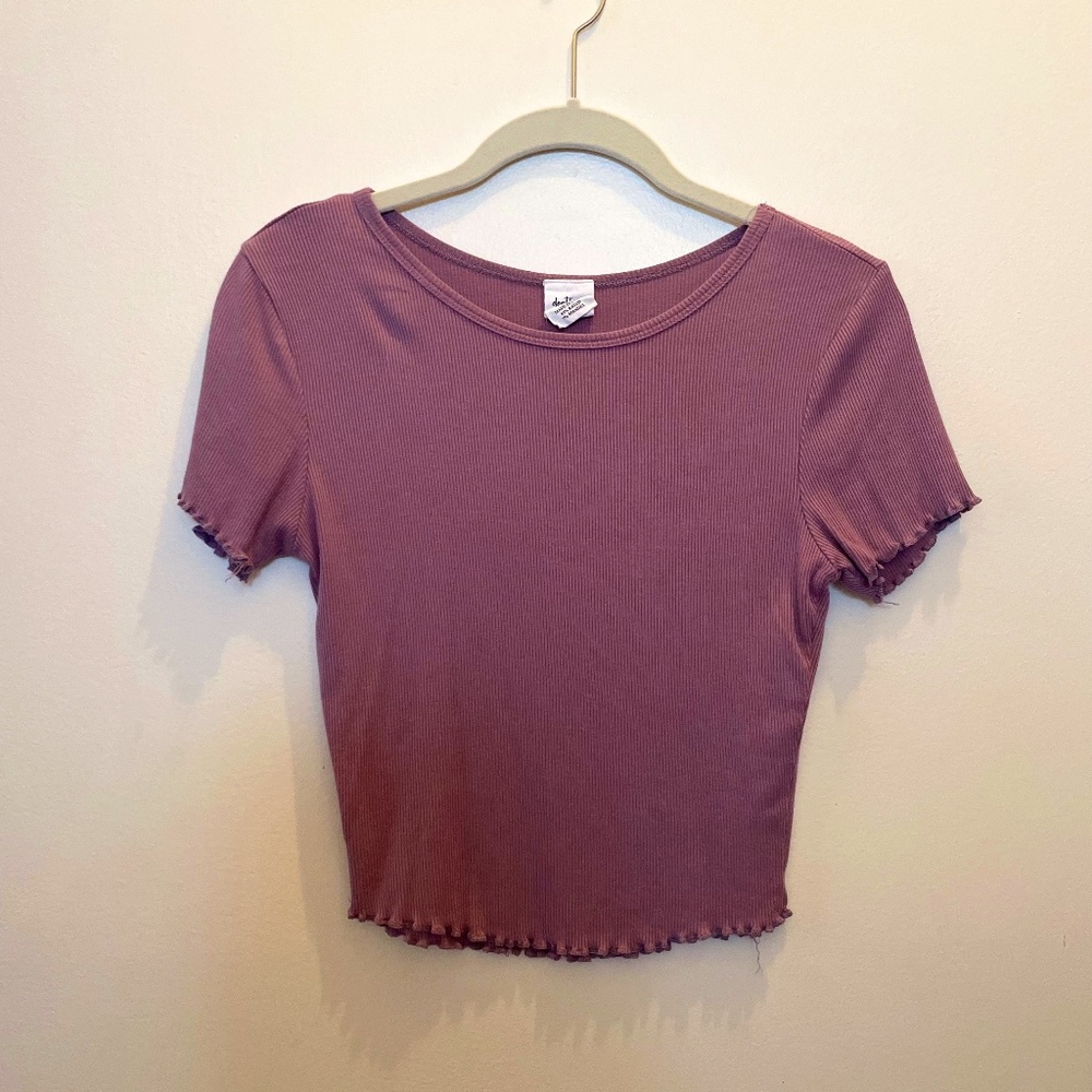 BOZZOLO Ribbed Lettuce Edge Womens Lavender Crop Tee
